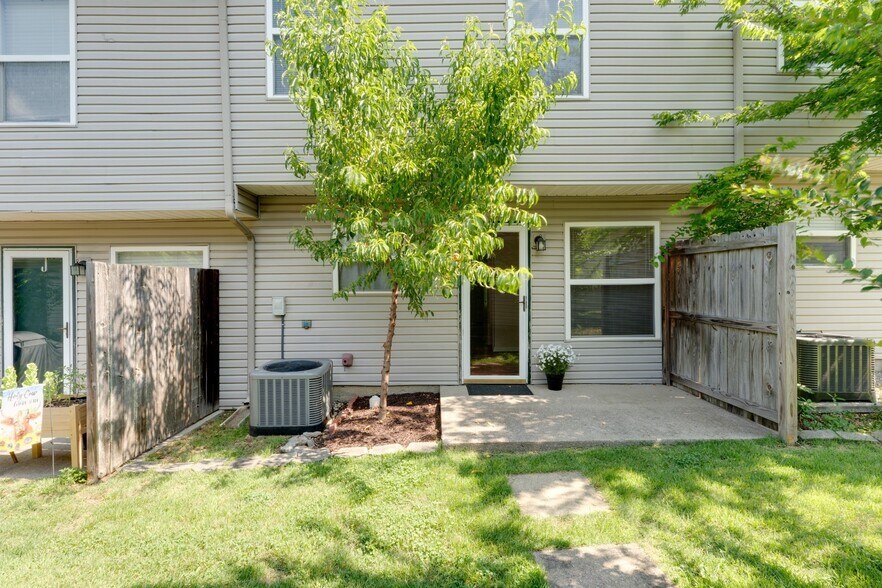 Building Photo - 104 Waterview Dr