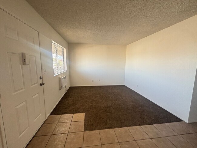 Building Photo - West Lancaster Apartment