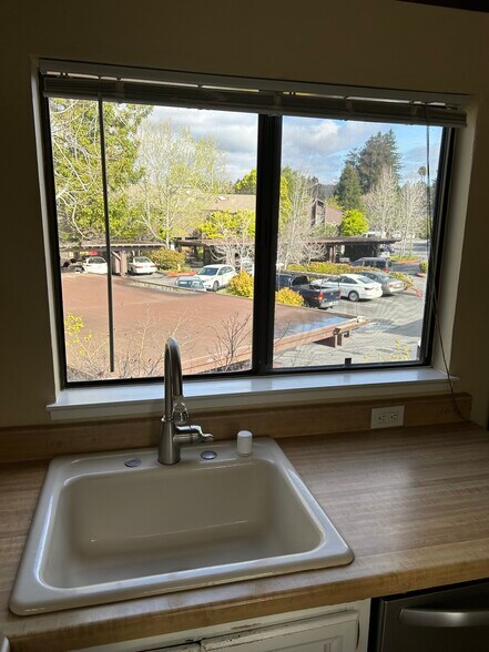 Building Photo - 122 Tree Frog Ln