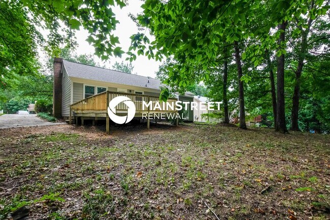 Building Photo - 3 Bedroom Pet-Friendly Home in Charlotte, NC with Main Street Renewal