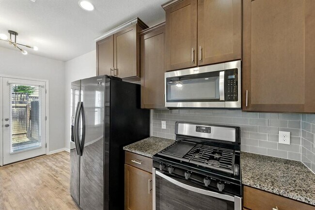 Building Photo - 7202 Redding Dr