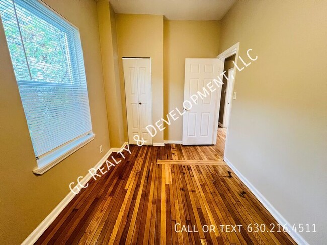 Building Photo - *** $1000 OFF RENT - 4 BEDROOM - 1 BTH / H...