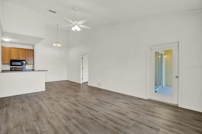 Building Photo - 10201 Courtney Palms Blvd