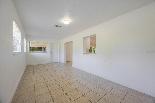 Building Photo - 495 Orange Ave