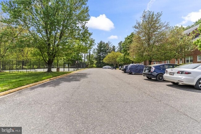 Building Photo - 6611 E Wakefield Dr