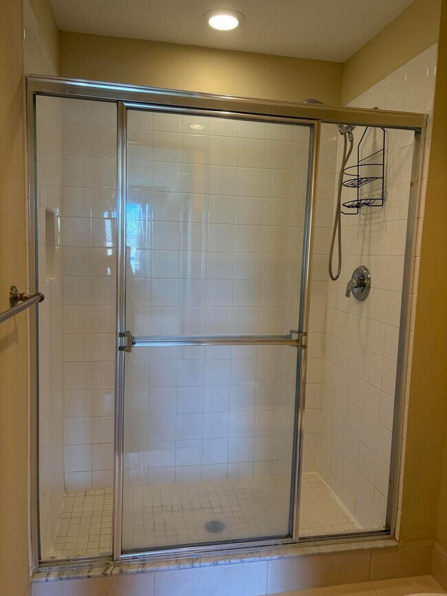 Building Photo - 27 Royal Palm Way