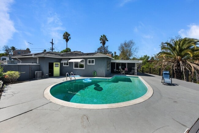 Building Photo - 5165 Alumni Pl