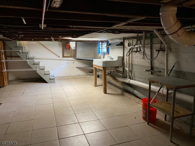 Building Photo - 1 Grey Rock Ave