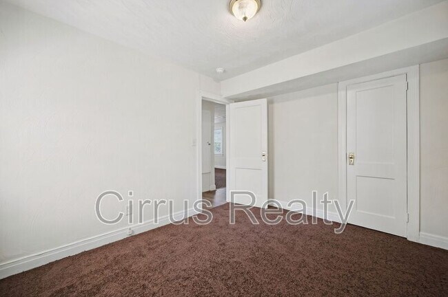 Building Photo - 428 Melville Rd