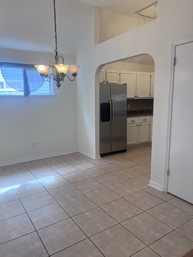 Building Photo - 1721 Colonial Ct