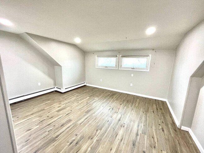 Building Photo - 9 Arcadia Ln