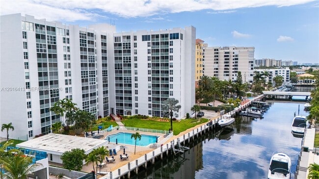 Building Photo - 1391 S Ocean Blvd