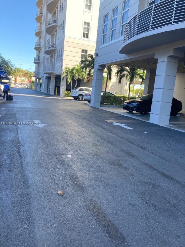 Building Photo - 1789 NE Miami Gardens Dr