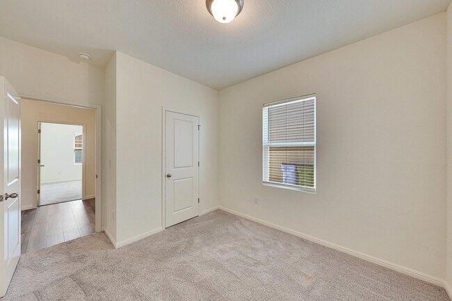 Building Photo - Beautiful home in Pflugerville