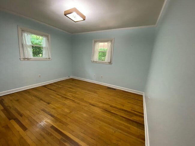 Building Photo - Black Mountain - Wooded lot, One-Level home, Room to Garden!