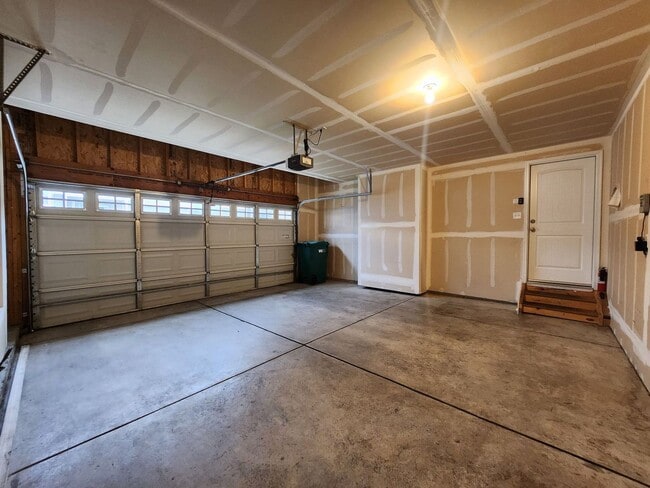 Building Photo - 1607 Smokey Ridge Way