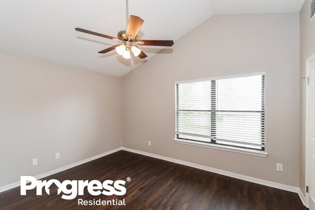 Building Photo - 9727 Villiers Dr S