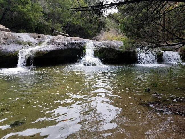 Building Photo - 104 S Tumbleweed Trail