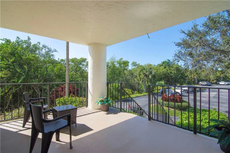Building Photo - 9612 Riverside Dr