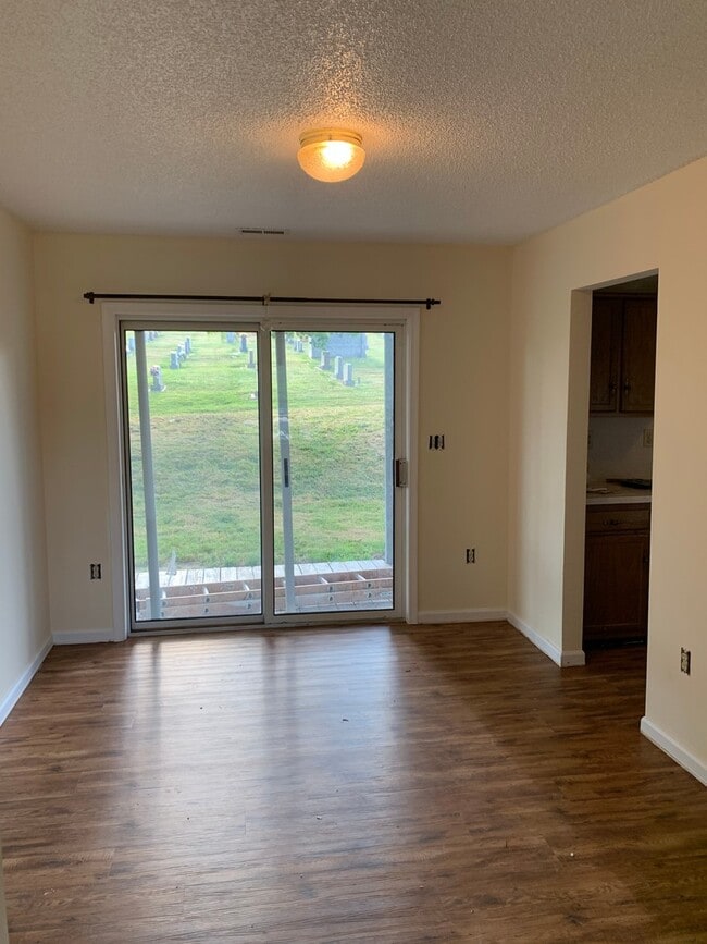 Building Photo - Duplex for Rent in Timberville