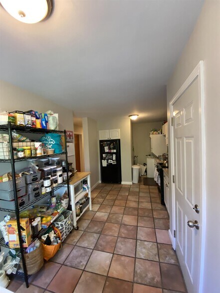 Building Photo - 350 Allston St