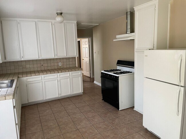 Building Photo - 255 Palmyra St