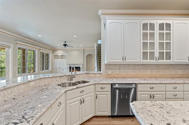 Building Photo - 11924 La Barzola Bend