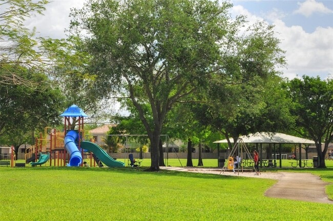Building Photo - 10691 NW 12th Dr