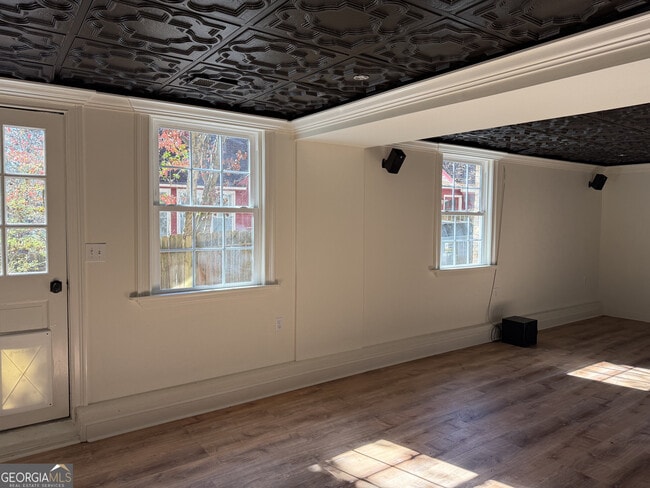 Building Photo - 1610 Old Mill Crossing NE