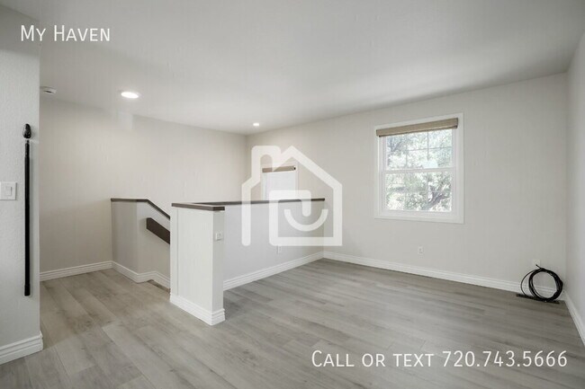 Building Photo - 1620 S Quebec Way