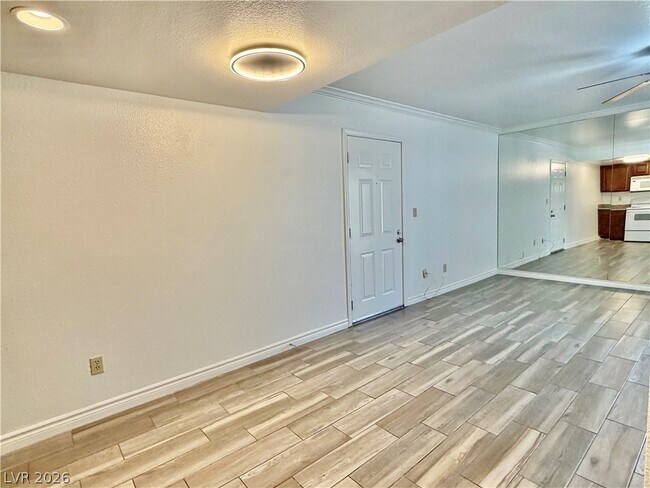 Building Photo - 4410 Sandy River Dr
