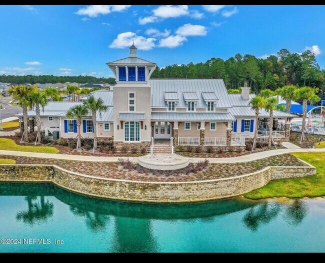 Building Photo - 207 Silver Myrtle Ct