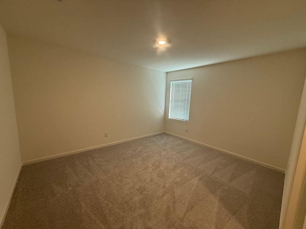 Building Photo - 2206 Meadow Park Drive