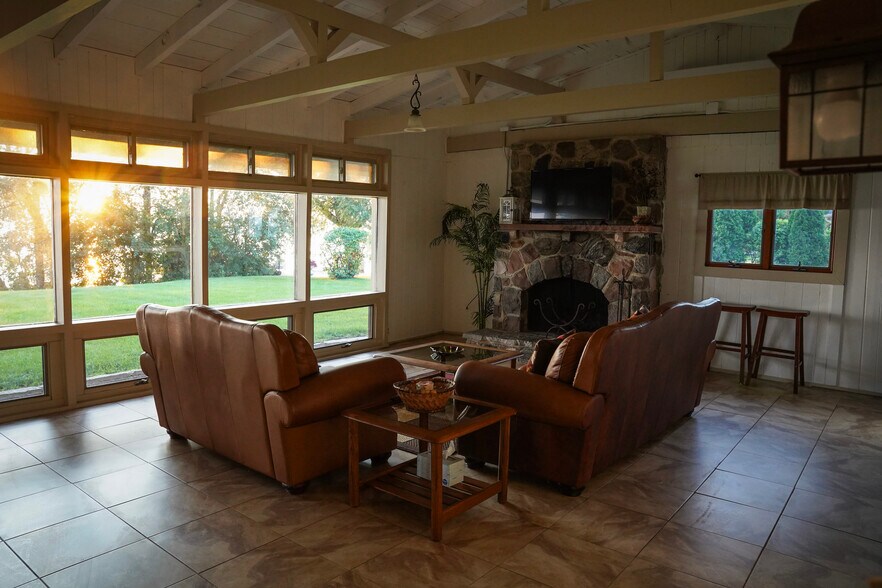 Building Photo - N3203 Ecker Lakeland Dr