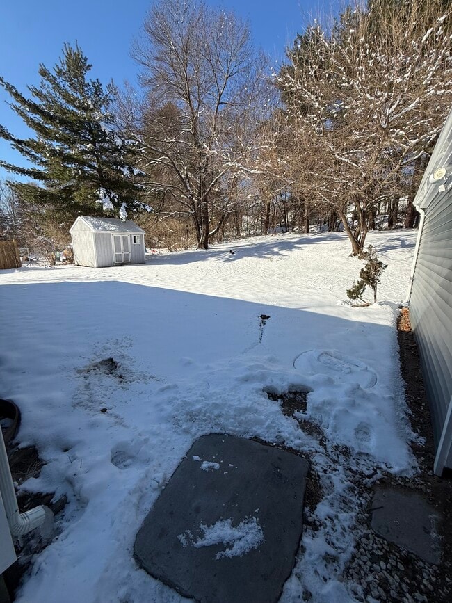 Building Photo - 27 Alpine Dr