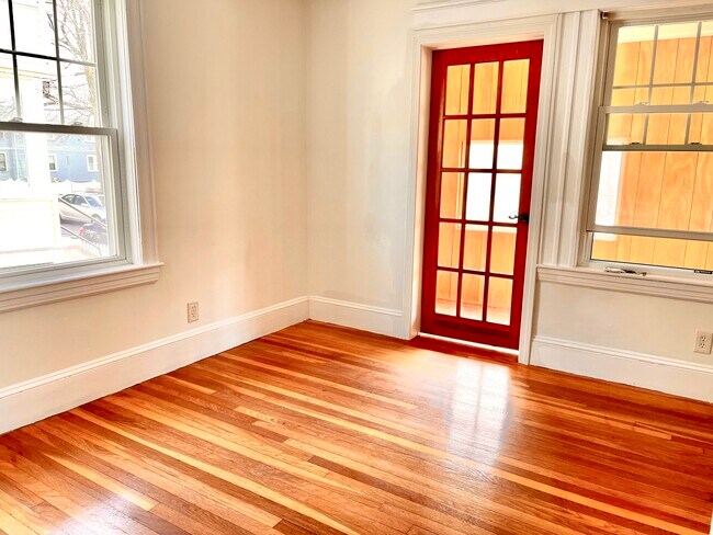 Building Photo - 27 Murray Hill Rd