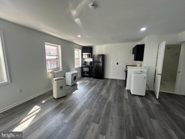 Building Photo - 717 Sansom St