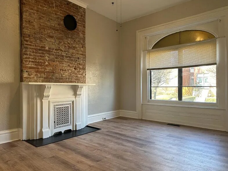 Building Photo - 2736 Armand Pl