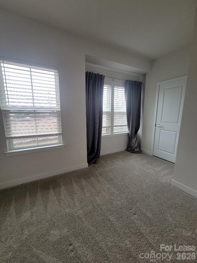 Building Photo - 3633 S Tryon St