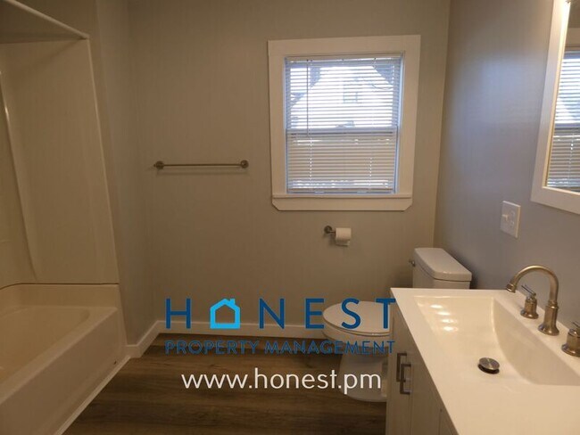 Building Photo - 35 Summer St