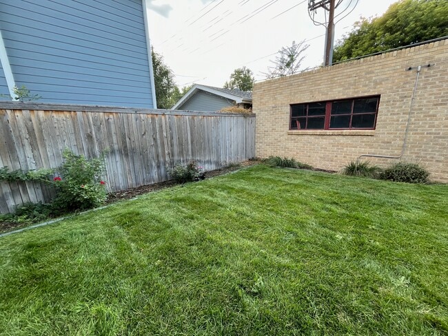 Building Photo - 933 Harrison St