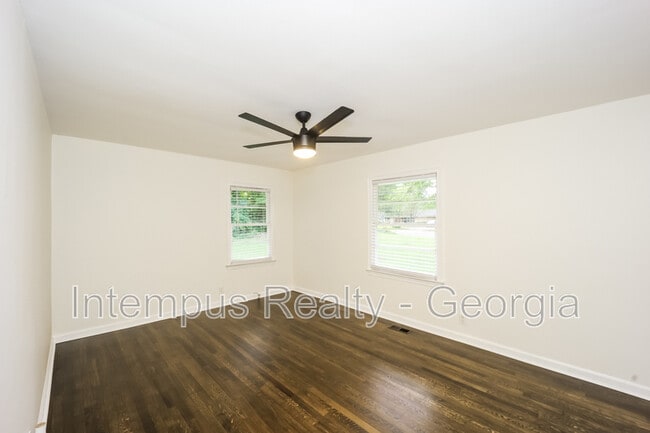 Building Photo - 3543 Bouldercrest Rd