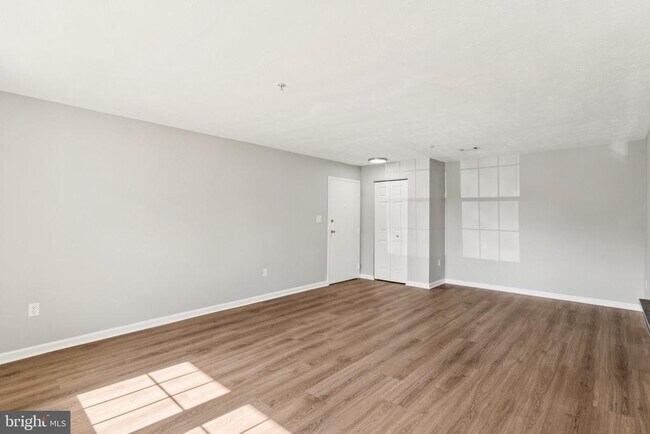 Building Photo - 699 Winding Stream Way