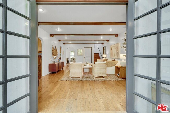 Building Photo - 4300 Laurelgrove Ave