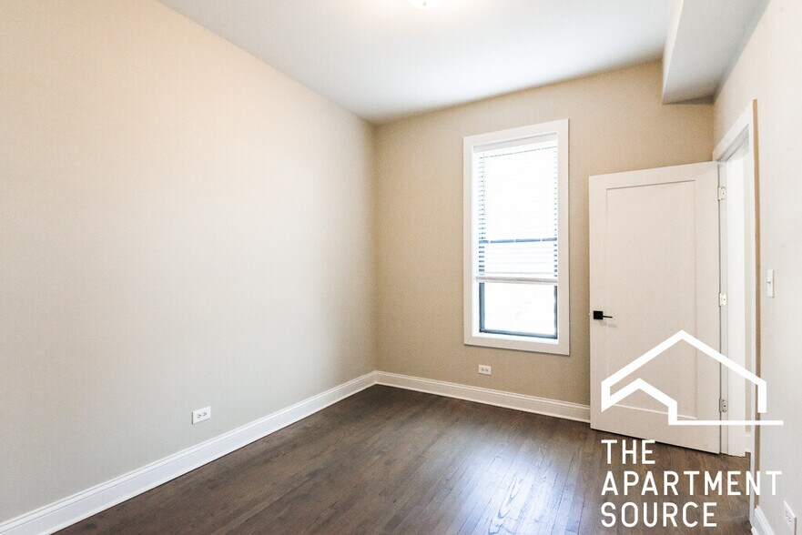 Building Photo - 3405 W Fullerton Ave