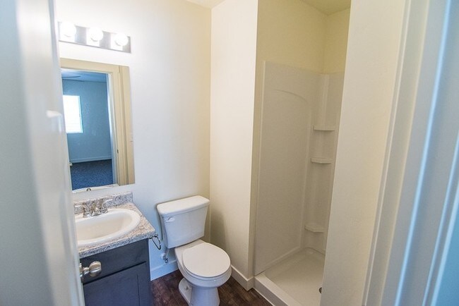 Building Photo - THE LOCHS! Gorgeous Townhome