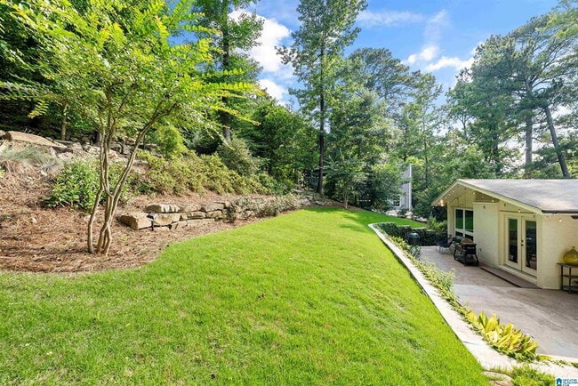 Building Photo - Mountain Brook 5 Bedroom, 3 Bath with Finished Lower Level