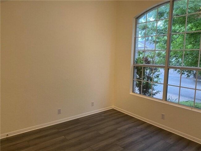 Building Photo - 9102 Magna Carta Loop