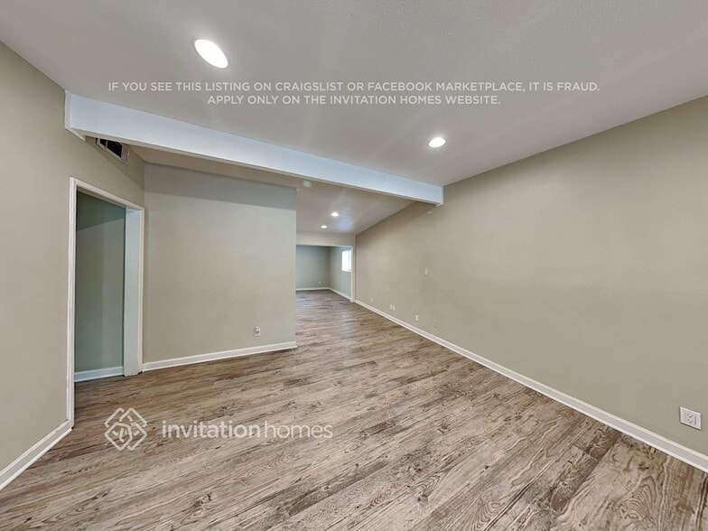 Building Photo - 12601 Mercer St