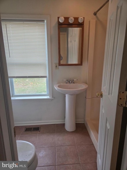 Building Photo - 180 N Main St